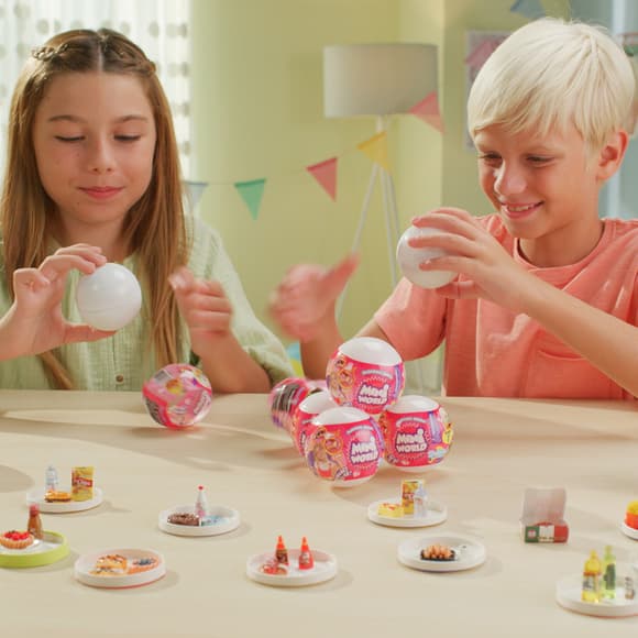 Ігровий набір з сюрпризом Пікнік Mini World 2305003 зі стікерами