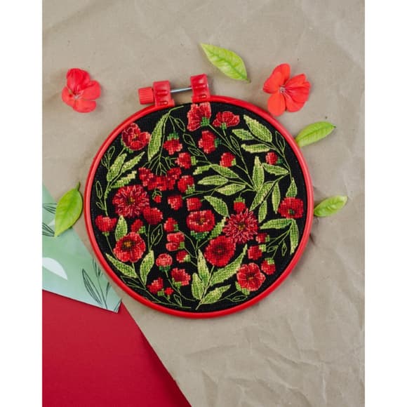 Набор для вышивки крестиком "Цветочный танец" AHM-079, 17х17 см