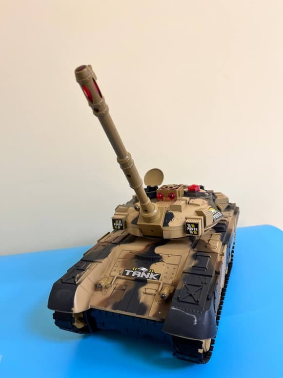 Танк на радиоуправлении 9995(Sand) звук, свет, подвижная кабина
