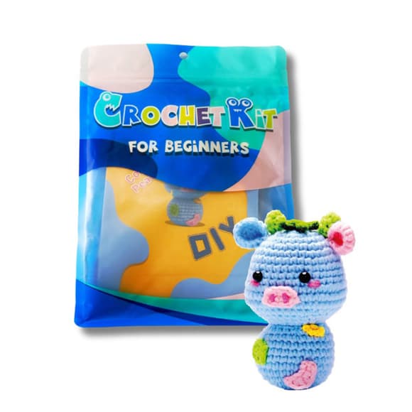 Набор для вязания игрушки крючком "Синяя корова" NBV6 наполнитель, игла для сшивания